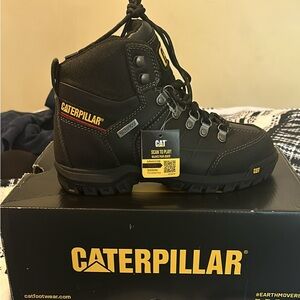 i’m selling caterpillar work shoes for men because I’m not gonna use them